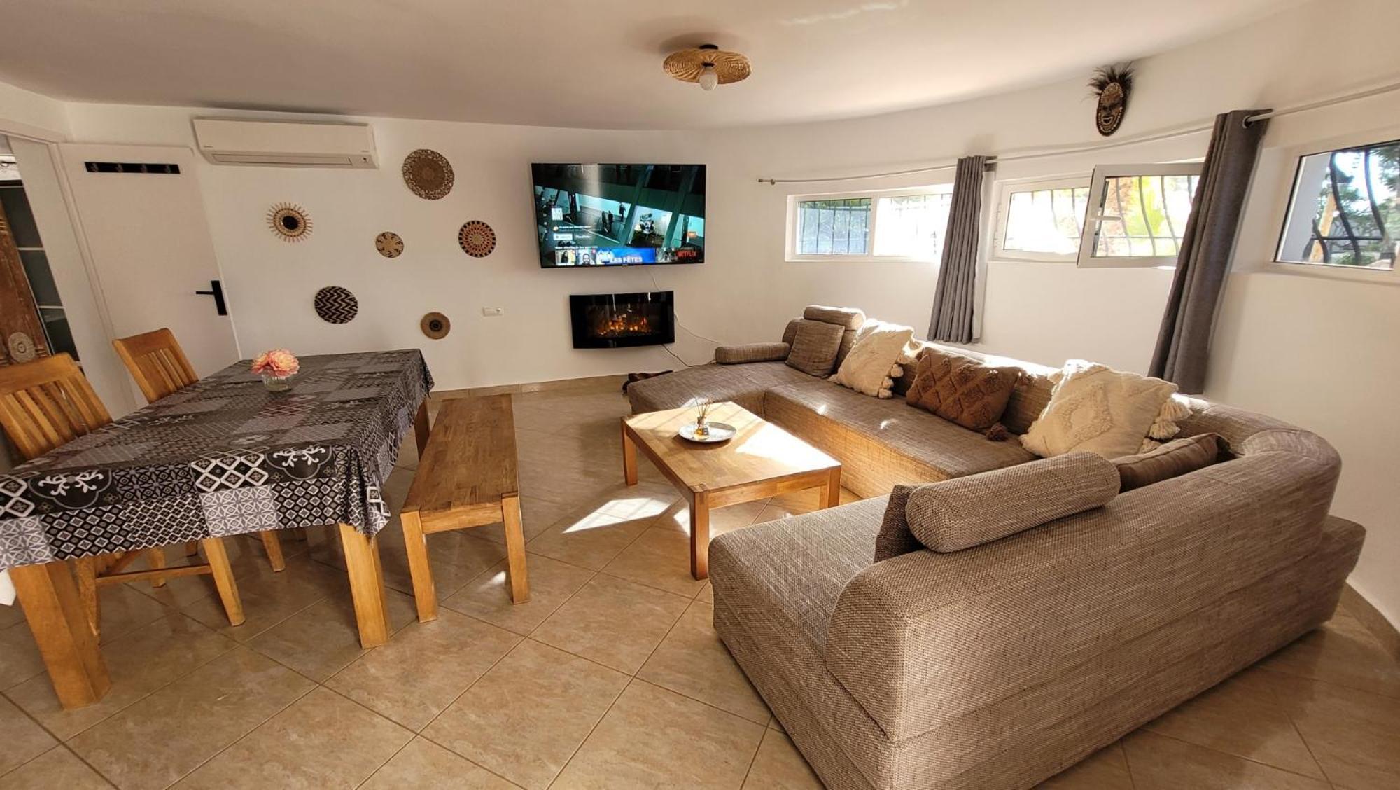 Casa Caledonia - Appartement Dans Villa Avec Jardin Arbore Et Piscine A 500 M De La Mer ベニッサ エクステリア 写真