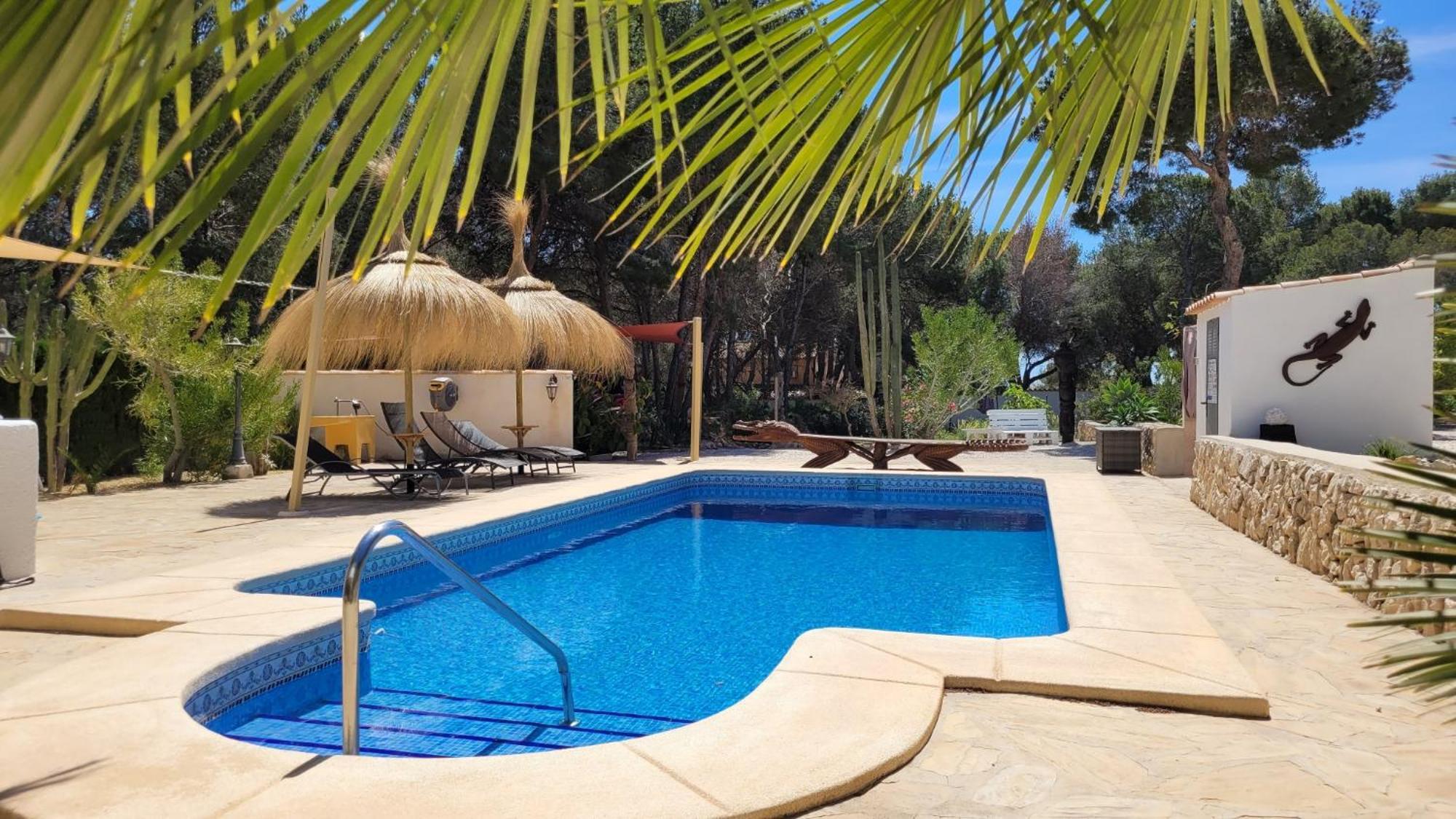 Casa Caledonia - Appartement Dans Villa Avec Jardin Arbore Et Piscine A 500 M De La Mer ベニッサ エクステリア 写真